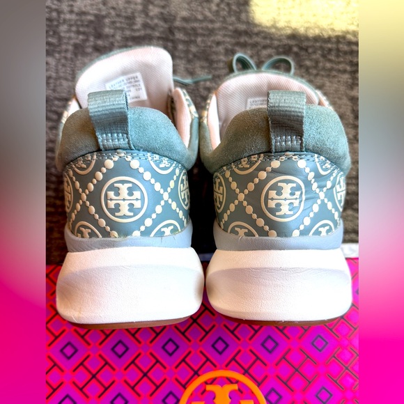 🤩Tory Burch T Monogram Good Luck Sneakers Blue/Cream White Size 7.5 like new!🤩 - Picture 8 of 13